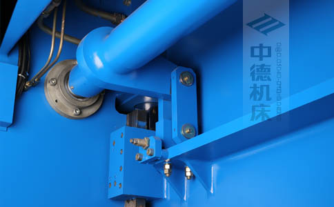 ZDPK-6325配有中德公司最新型扭軸同步裝置，強(qiáng)度高，能調(diào)節(jié)，專利技術(shù).jpg